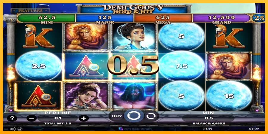 Demi Gods V Hold & Hit macchina da gioco per soldi, immagine 3